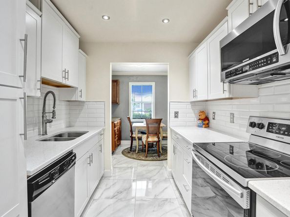 10290 Carmen Lane, Royal Palm Beach FL 33411