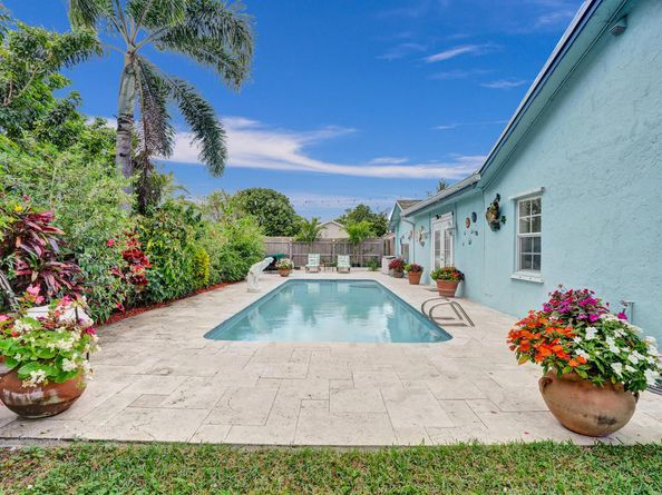 10290 Carmen Lane, Royal Palm Beach FL 33411
