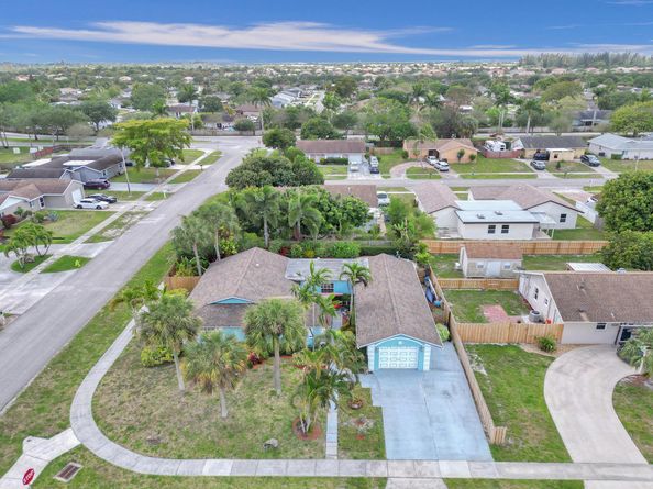 10290 Carmen Lane, Royal Palm Beach FL 33411
