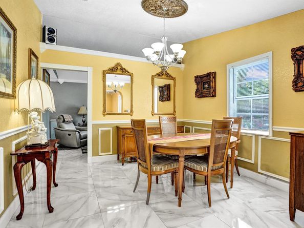 10290 Carmen Lane, Royal Palm Beach FL 33411