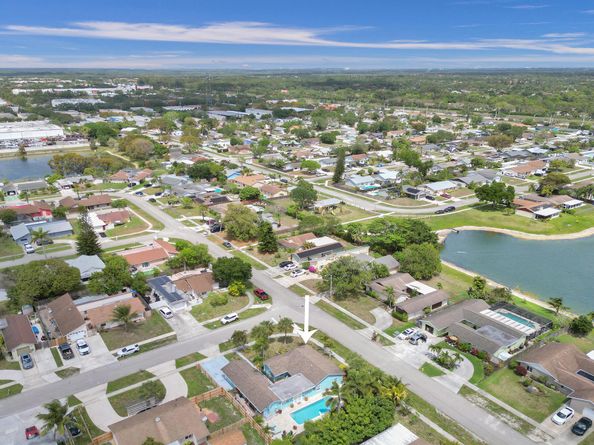 10290 Carmen Lane, Royal Palm Beach FL 33411