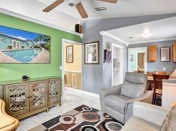 10290 Carmen Lane, Royal Palm Beach FL 33411