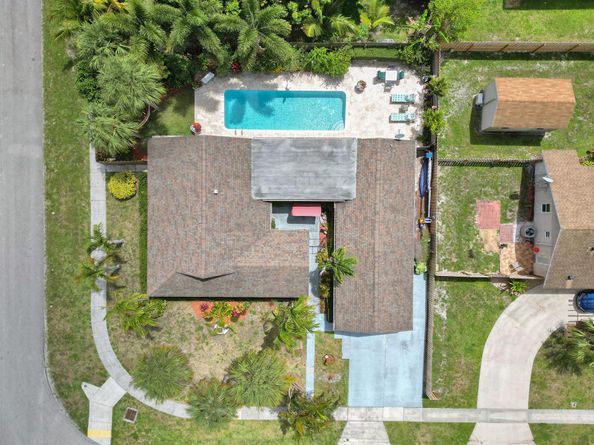 10290 Carmen Lane, Royal Palm Beach FL 33411