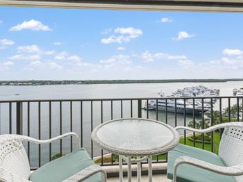 124 Lakeshore Drive