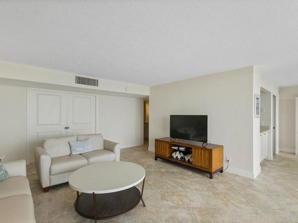 124 Lakeshore Drive 1028, North Palm Beach FL 33408
