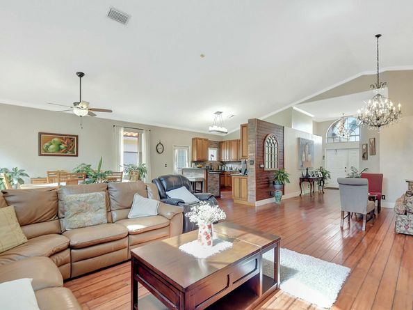 6090 Newport Village Way, Lake Worth FL 33463