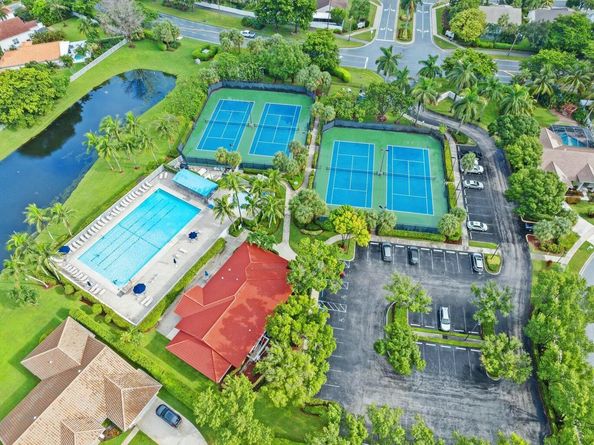 6090 Newport Village Way, Lake Worth FL 33463