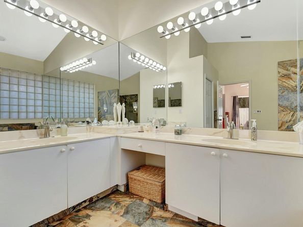 6090 Newport Village Way, Lake Worth FL 33463