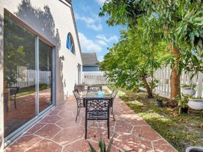 6090 Newport Village Way, Lake Worth FL 33463