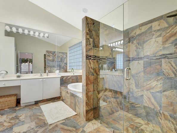 6090 Newport Village Way, Lake Worth FL 33463