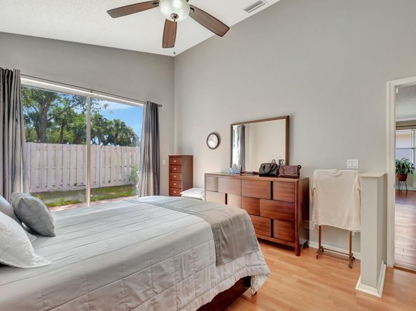 6090 Newport Village Way, Lake Worth FL 33463