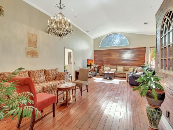6090 Newport Village Way, Lake Worth FL 33463