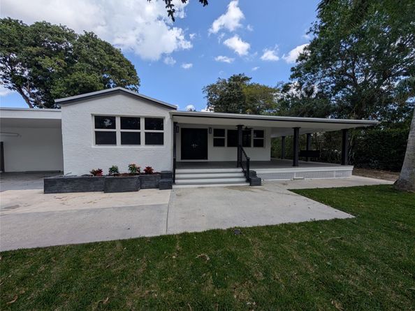 216 Bayberry Dr, Plantation FL 33317
