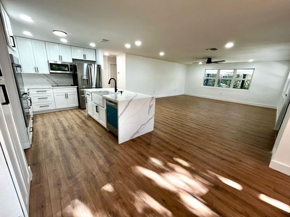216 Bayberry Dr, Plantation FL 33317