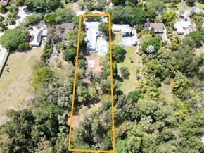 216 Bayberry Dr, Plantation FL 33317