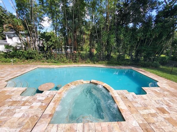216 Bayberry Dr, Plantation FL 33317