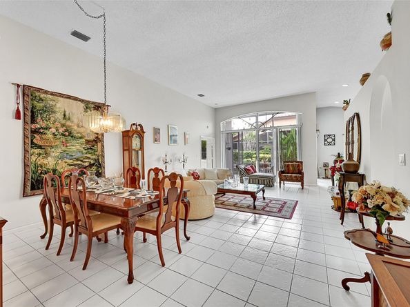 5791 NW 48th Dr, Coral Springs FL 33067