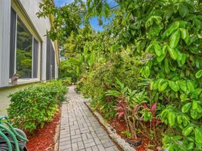 5791 NW 48th Dr, Coral Springs FL 33067