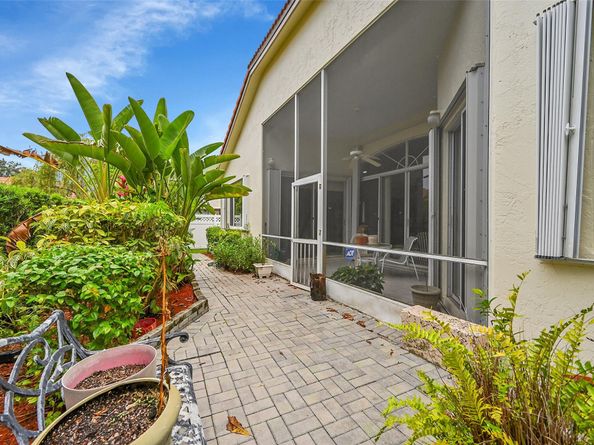 5791 NW 48th Dr, Coral Springs FL 33067