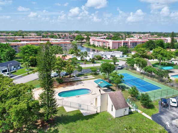 9725 NW 26th Ct 4, Sunrise FL 33322