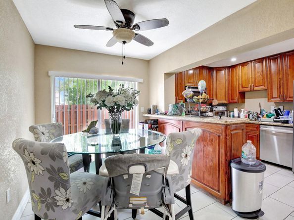 9725 NW 26th Ct 4, Sunrise FL 33322