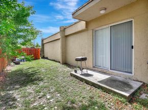 9725 NW 26th Ct 4, Sunrise FL 33322