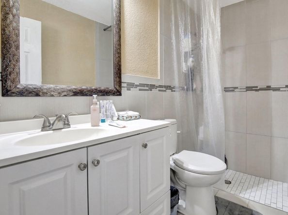 9725 NW 26th Ct 4, Sunrise FL 33322