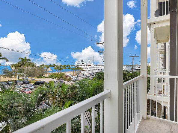 3960 N Flagler Drive 305, West Palm Beach FL 33407