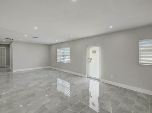 520 SW 13th Pl, Deerfield Beach FL 33441