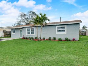 520 SW 13th Pl, Deerfield Beach FL 33441