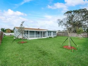 520 SW 13th Pl, Deerfield Beach FL 33441