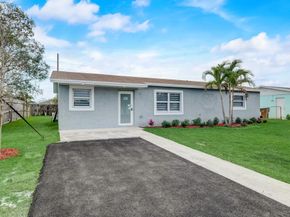 520 SW 13th Pl, Deerfield Beach FL 33441