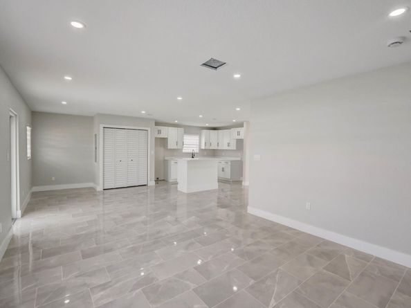 520 SW 13th Pl, Deerfield Beach FL 33441