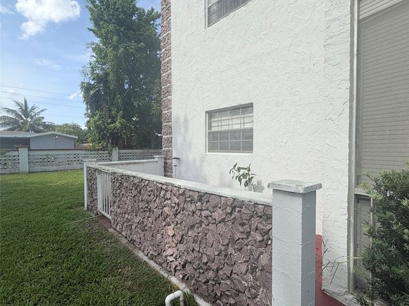4140 NW 44th Ave 116, Lauderdale Lakes FL 33319