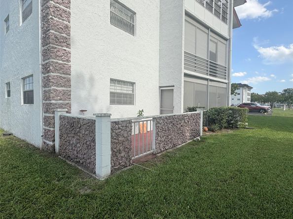 4140 NW 44th Ave 116, Lauderdale Lakes FL 33319