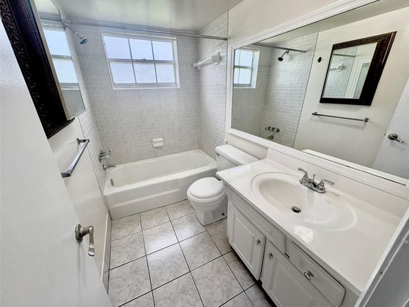 4140 NW 44th Ave 116, Lauderdale Lakes FL 33319