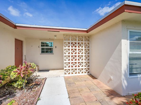 4585 NW 3rd Street D, Delray Beach FL 33445