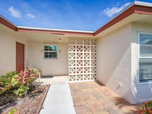 4585 NW 3rd Street D, Delray Beach FL 33445