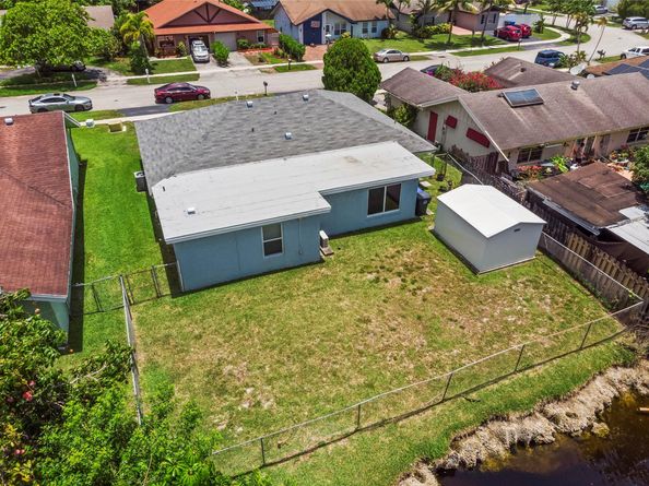 7412 SW 14th Pl, North Lauderdale FL 33068