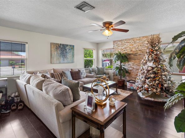 7412 SW 14th Pl, North Lauderdale FL 33068