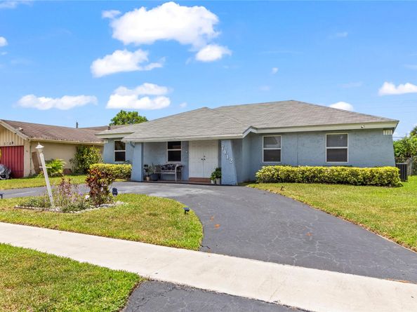 7412 SW 14th Pl, North Lauderdale FL 33068