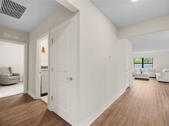 2960 Shortleaf Ave, Oakland Park FL 33311