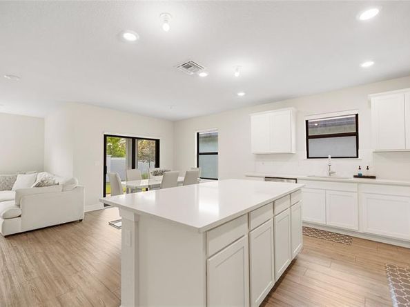 2960 Shortleaf Ave, Oakland Park FL 33311