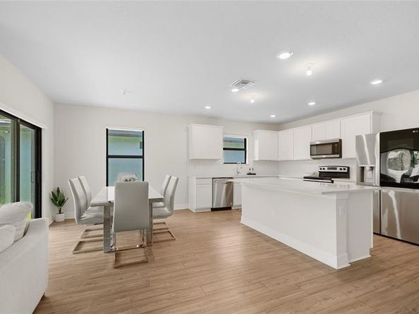2960 Shortleaf Ave, Oakland Park FL 33311
