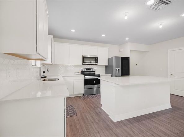 2960 Shortleaf Ave, Oakland Park FL 33311