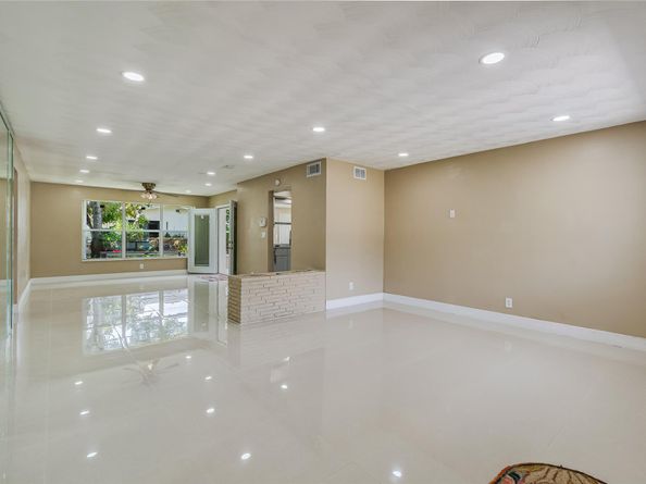 3610 NW 9th Ct, Lauderhill FL 33311