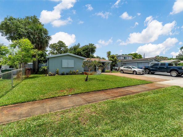3610 NW 9th Ct, Lauderhill FL 33311