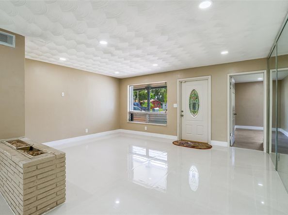 3610 NW 9th Ct, Lauderhill FL 33311