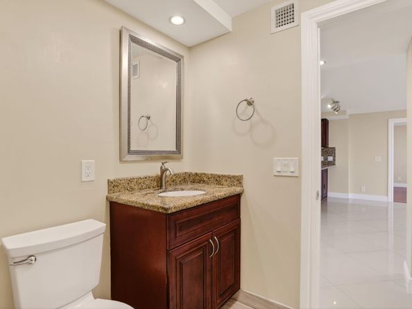 3499 Oaks Way 909, Pompano Beach FL 33069