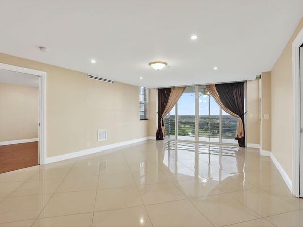 3499 Oaks Way 909, Pompano Beach FL 33069